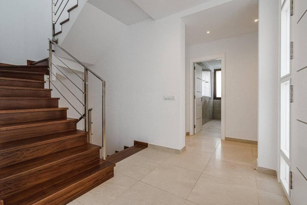 אדחה Villa Riviera De 4 Dormitorios Con Piscina. מראה חיצוני תמונה