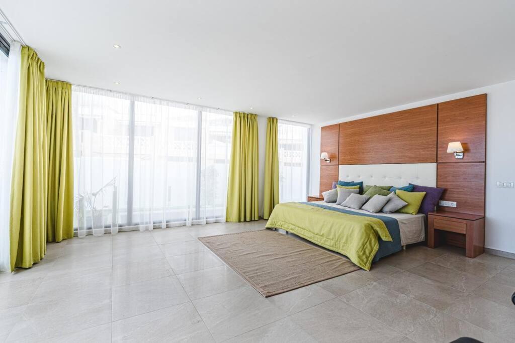 אדחה Villa Riviera De 4 Dormitorios Con Piscina. מראה חיצוני תמונה