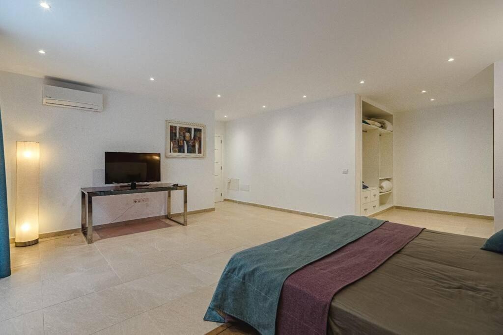 אדחה Villa Riviera De 4 Dormitorios Con Piscina. מראה חיצוני תמונה